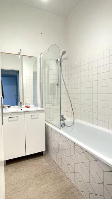Le Manoir Mermoz : Appartement T2 Tout Equipe Rennes Exterior photo